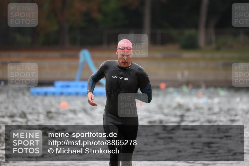 14.09.2025 - Stadtparktriathlon Michael Strokosch http://msf.ph/oto/8865278 14.09.2025 09:02:20 Schwimmen 380, 419 meine-sportfotos.de