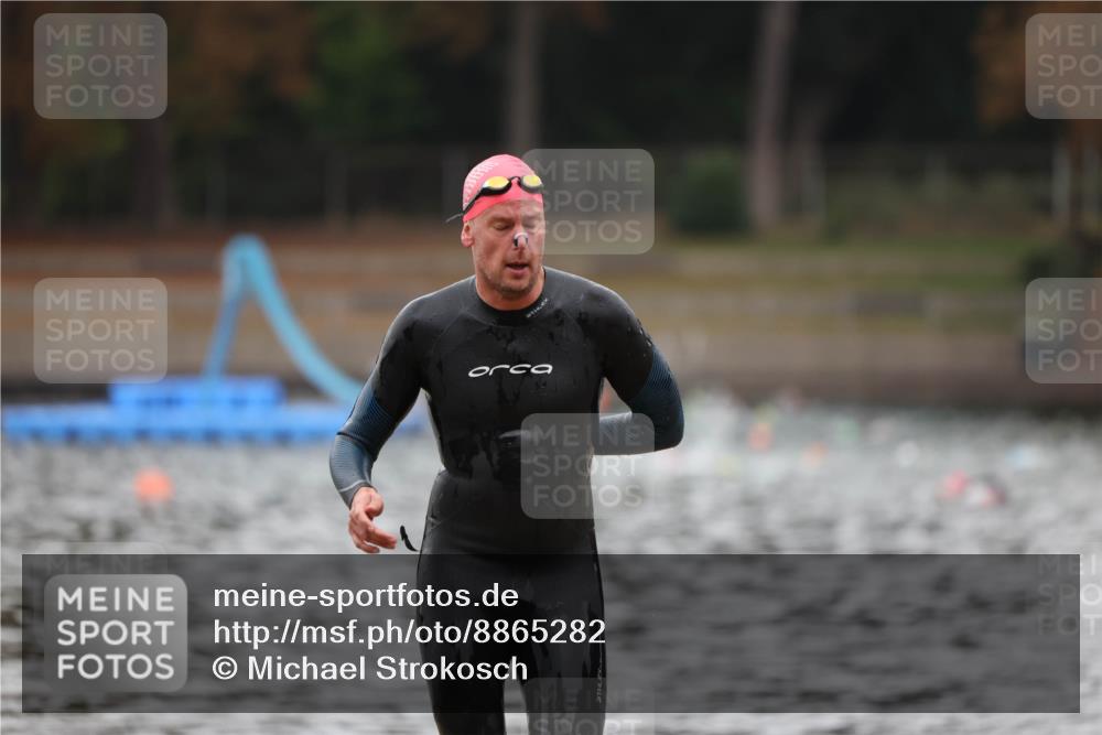 14.09.2025 - Stadtparktriathlon Michael Strokosch http://msf.ph/oto/8865282 14.09.2025 09:02:21 Schwimmen 380, 419 meine-sportfotos.de