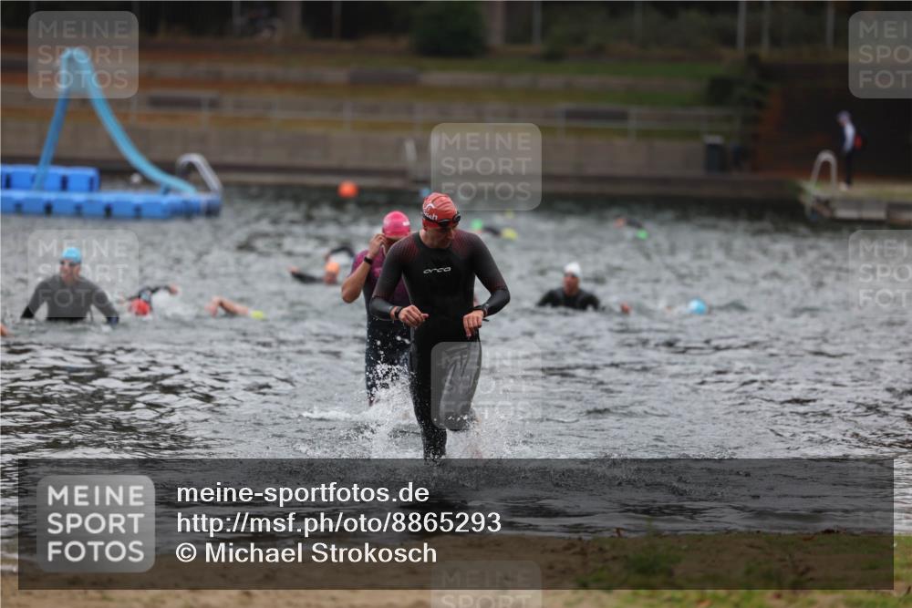 14.09.2025 - Stadtparktriathlon Michael Strokosch http://msf.ph/oto/8865293 14.09.2025 09:02:53 Schwimmen 401, 425 meine-sportfotos.de