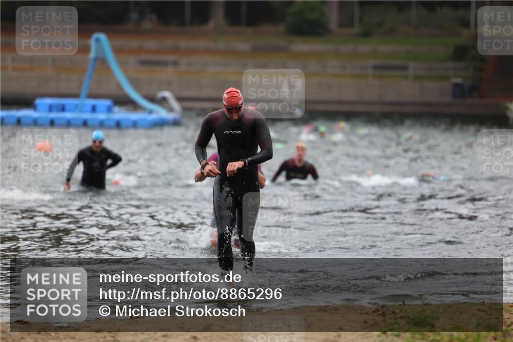 14.09.2025 - Stadtparktriathlon Michael Strokosch http://msf.ph/oto/8865296 14.09.2025 09:02:54 Schwimmen 401, 425 meine-sportfotos.de