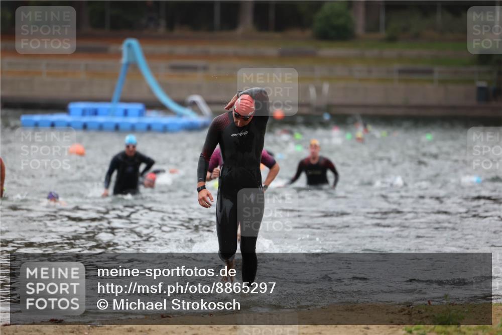 14.09.2025 - Stadtparktriathlon Michael Strokosch http://msf.ph/oto/8865297 14.09.2025 09:02:55 Schwimmen 401, 425 meine-sportfotos.de
