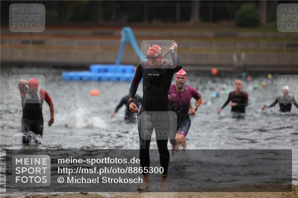 14.09.2025 - Stadtparktriathlon Michael Strokosch http://msf.ph/oto/8865300 14.09.2025 09:02:55 Schwimmen 401, 425 meine-sportfotos.de