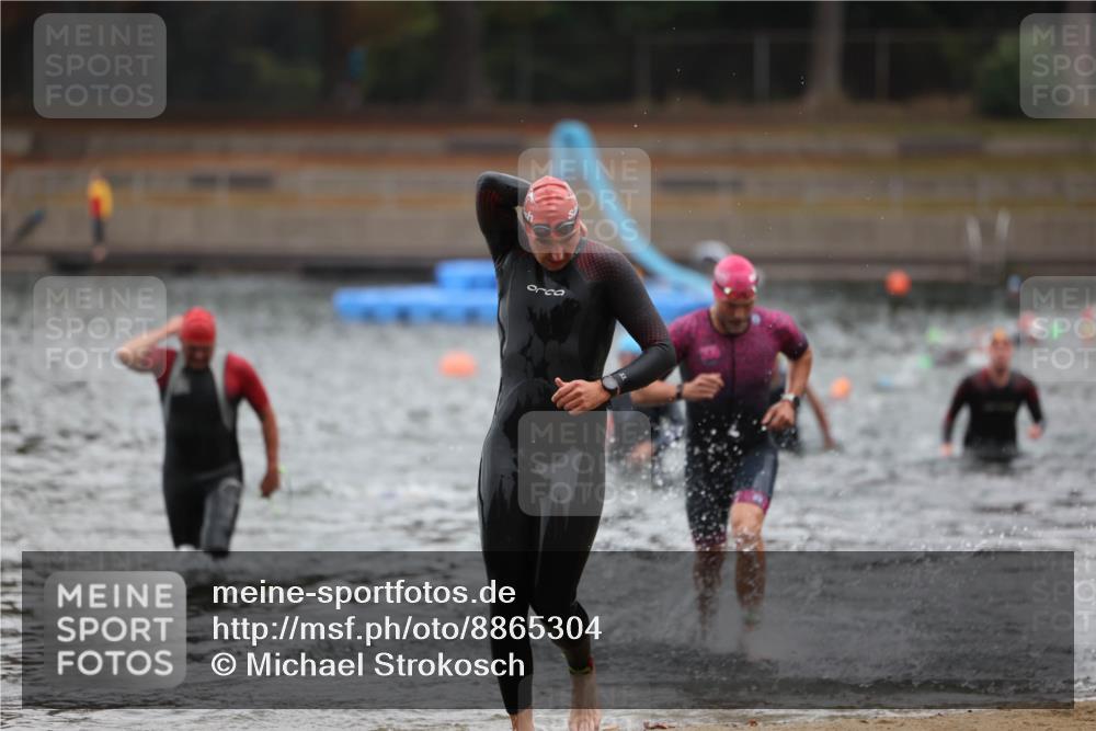14.09.2025 - Stadtparktriathlon Michael Strokosch http://msf.ph/oto/8865304 14.09.2025 09:02:56 Schwimmen 393, 401, 425 meine-sportfotos.de