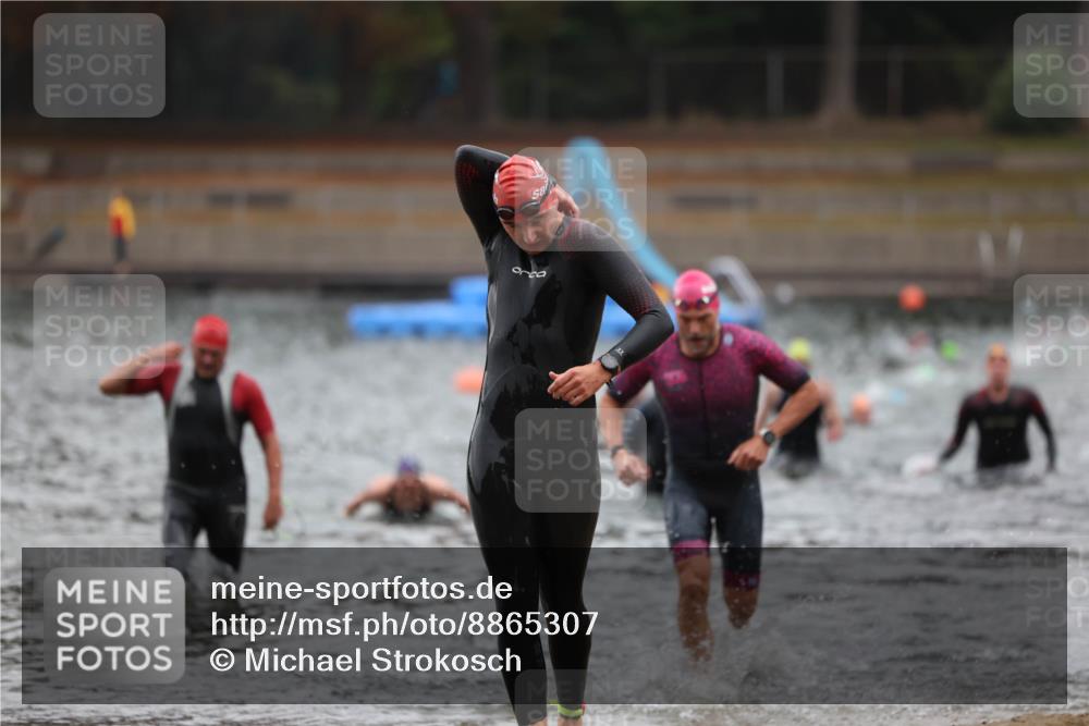 14.09.2025 - Stadtparktriathlon Michael Strokosch http://msf.ph/oto/8865307 14.09.2025 09:02:57 Schwimmen 393, 401, 425 meine-sportfotos.de