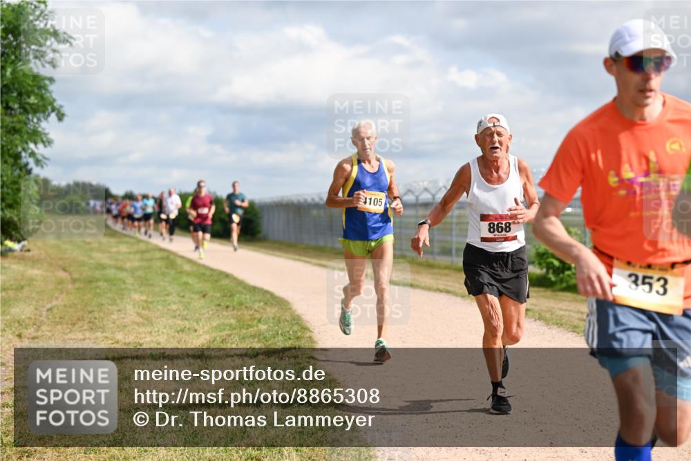 14.09.2025 - Airport Race Dr. Thomas Lammeyer http://msf.ph/oto/8865308 14.09.2025 12:05:43 Laufen 4105, 868, 353 meine-sportfotos.de