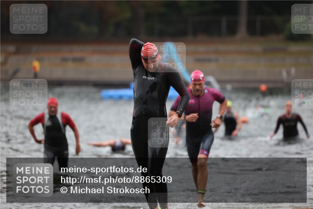14.09.2025 - Stadtparktriathlon Michael Strokosch http://msf.ph/oto/8865309 14.09.2025 09:02:57 Schwimmen 393, 401, 425 meine-sportfotos.de