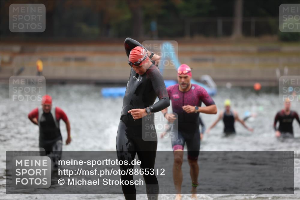 14.09.2025 - Stadtparktriathlon Michael Strokosch http://msf.ph/oto/8865312 14.09.2025 09:02:57 Schwimmen 393, 401, 425 meine-sportfotos.de