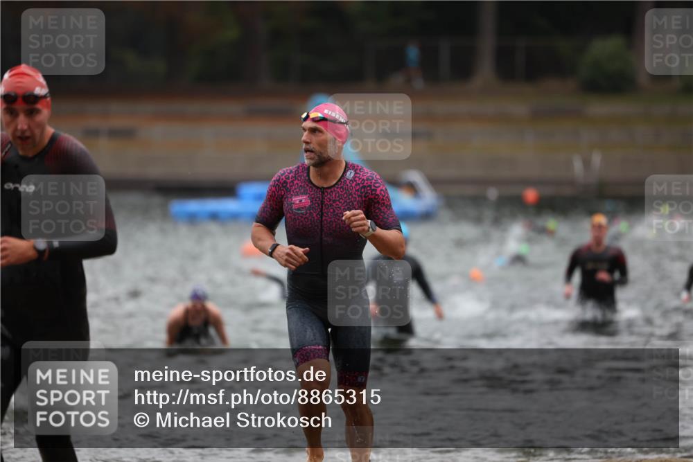 14.09.2025 - Stadtparktriathlon Michael Strokosch http://msf.ph/oto/8865315 14.09.2025 09:02:59 Schwimmen 393, 401, 425 meine-sportfotos.de