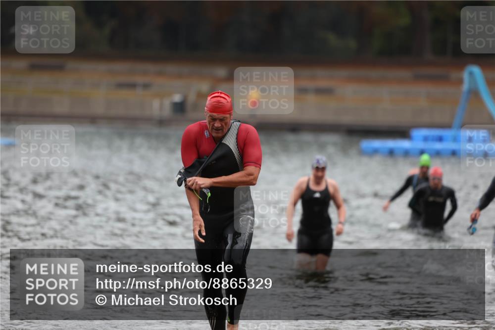 14.09.2025 - Stadtparktriathlon Michael Strokosch http://msf.ph/oto/8865329 14.09.2025 09:03:04 Schwimmen 382, 393, 400, 401, 410, 418, 425 meine-sportfotos.de