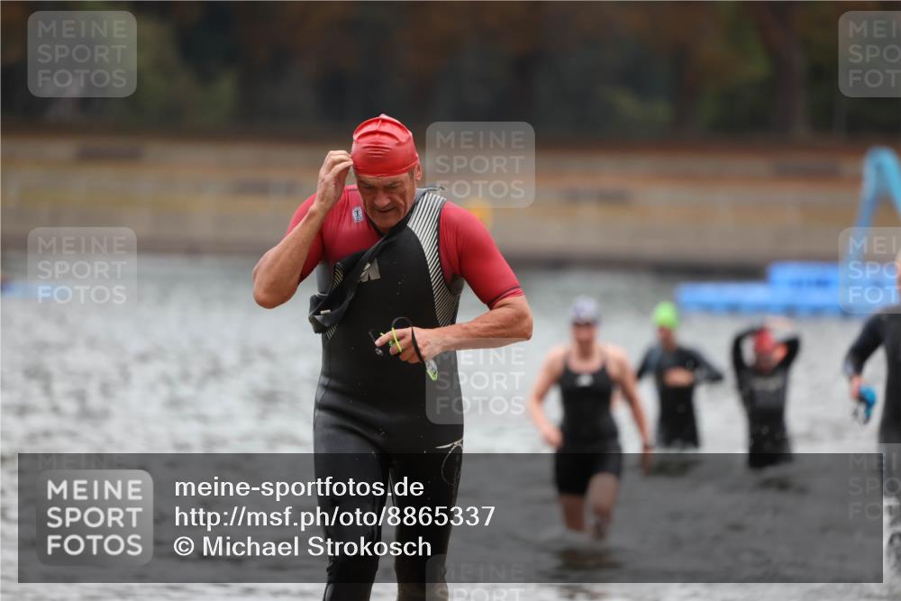 14.09.2025 - Stadtparktriathlon Michael Strokosch http://msf.ph/oto/8865337 14.09.2025 09:03:06 Schwimmen 382, 392, 393, 400, 410, 418 meine-sportfotos.de