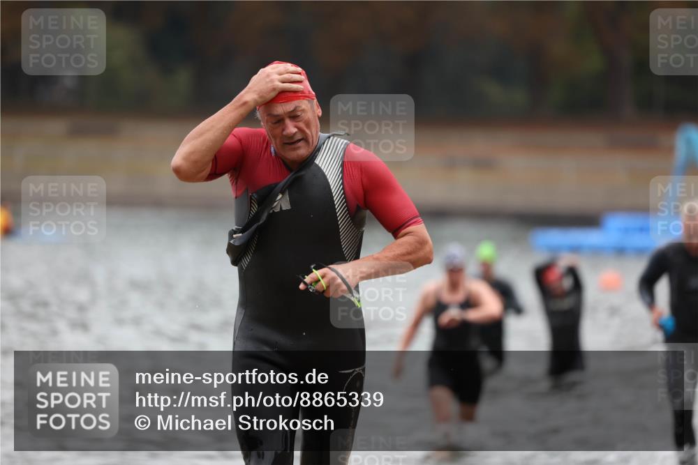 14.09.2025 - Stadtparktriathlon Michael Strokosch http://msf.ph/oto/8865339 14.09.2025 09:03:07 Schwimmen 382, 389, 392, 393, 400, 410, 418 meine-sportfotos.de