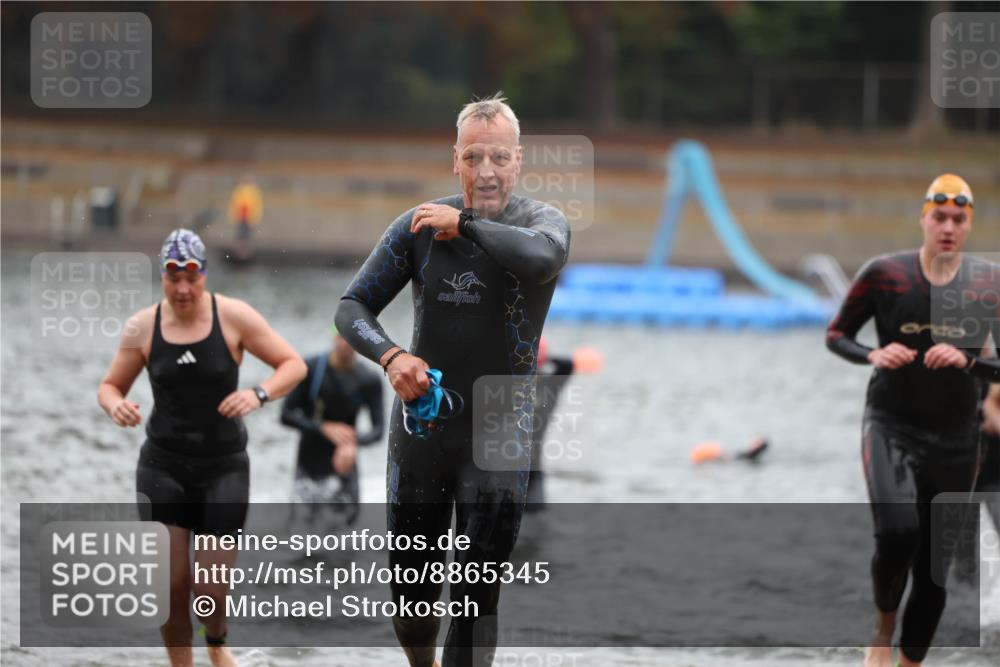 14.09.2025 - Stadtparktriathlon Michael Strokosch http://msf.ph/oto/8865345 14.09.2025 09:03:10 Schwimmen 382, 389, 392, 393, 400, 410, 418 meine-sportfotos.de