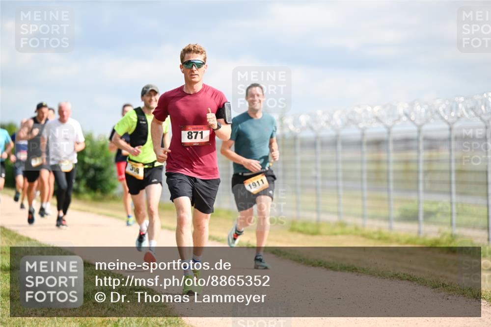 14.09.2025 - Airport Race Dr. Thomas Lammeyer http://msf.ph/oto/8865352 14.09.2025 12:05:48 Laufen 316, 871, 1911 meine-sportfotos.de