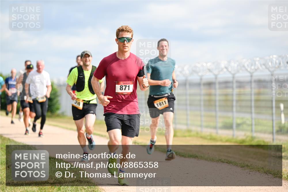 14.09.2025 - Airport Race Dr. Thomas Lammeyer http://msf.ph/oto/8865358 14.09.2025 12:05:48 Laufen 318, 871, 1911 meine-sportfotos.de