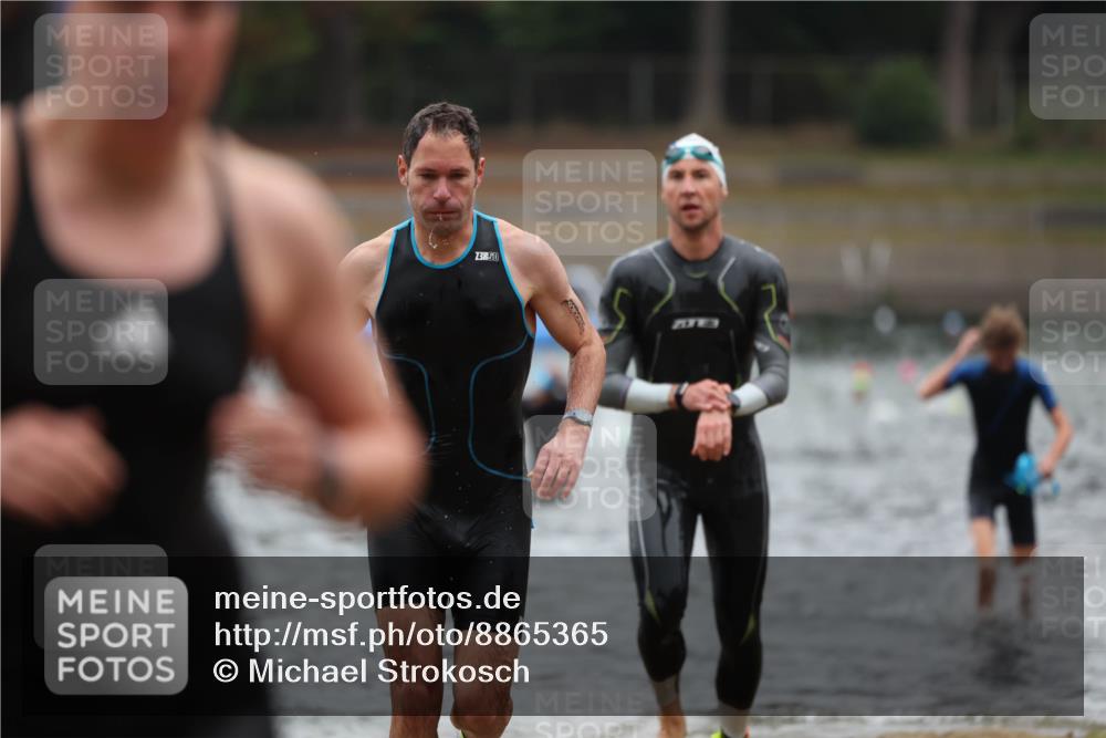 14.09.2025 - Stadtparktriathlon Michael Strokosch http://msf.ph/oto/8865365 14.09.2025 09:03:15 Schwimmen 382, 389, 392, 400, 410, 418, 430, 437 meine-sportfotos.de