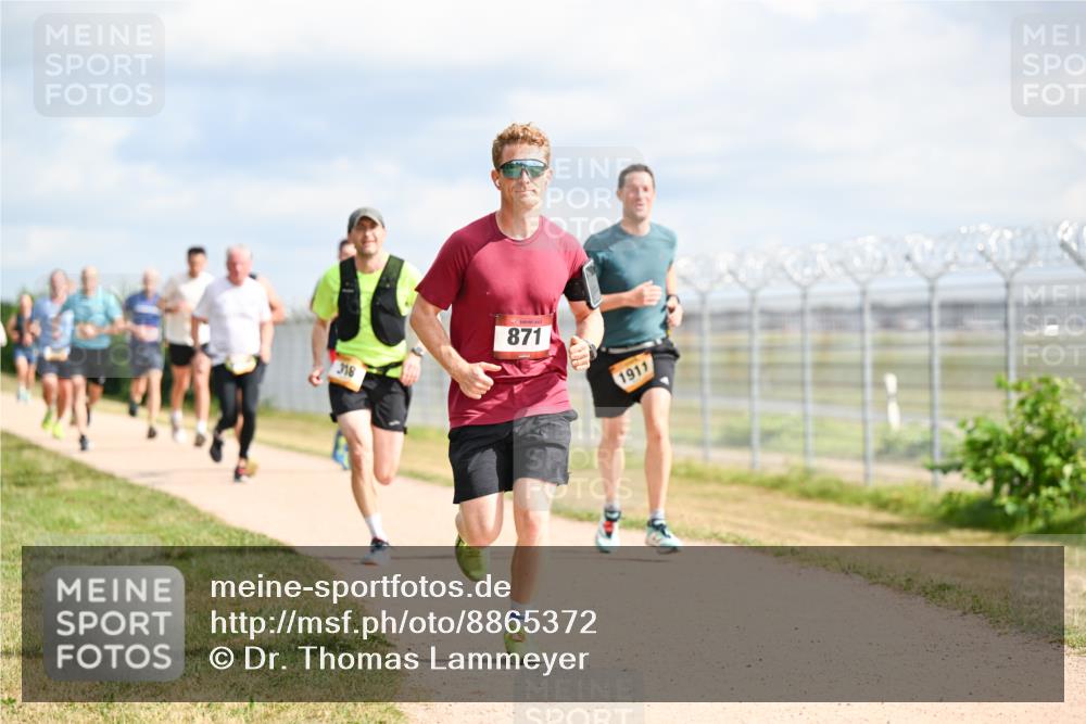 14.09.2025 - Airport Race Dr. Thomas Lammeyer http://msf.ph/oto/8865372 14.09.2025 12:05:49 Laufen 318, 871, 1911 meine-sportfotos.de