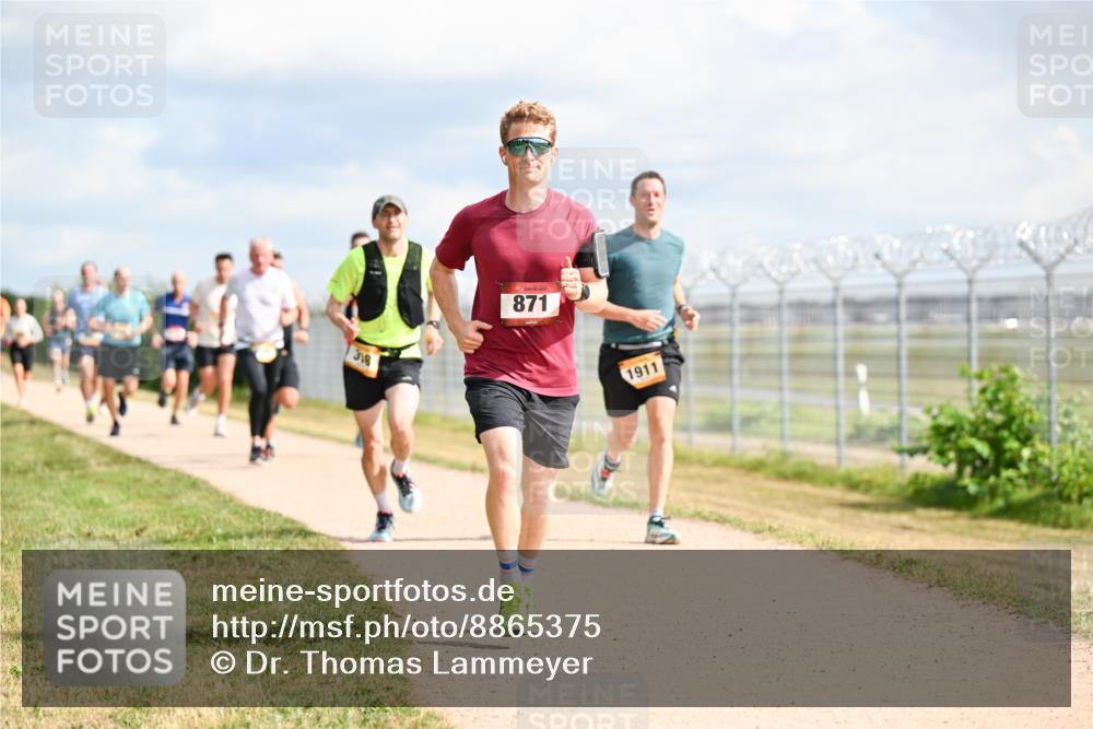 14.09.2025 - Airport Race Dr. Thomas Lammeyer http://msf.ph/oto/8865375 14.09.2025 12:05:49 Laufen 318, 871, 1911 meine-sportfotos.de