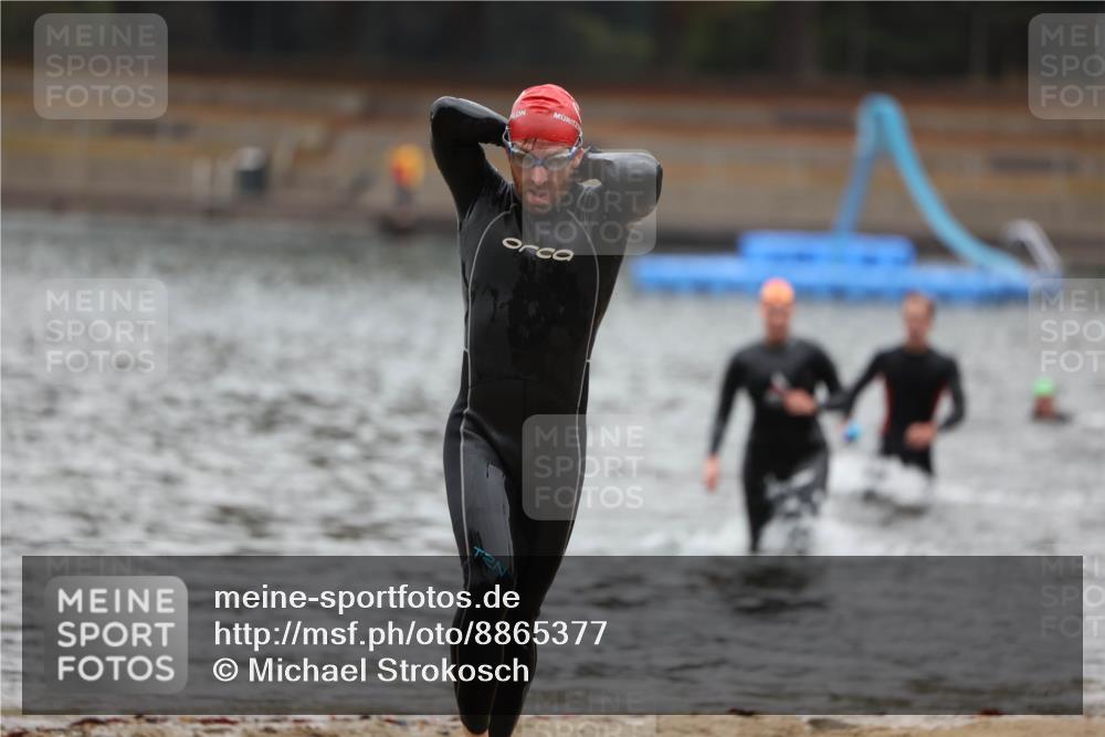 14.09.2025 - Stadtparktriathlon Michael Strokosch http://msf.ph/oto/8865377 14.09.2025 09:03:21 Schwimmen 387, 389, 392, 430, 434, 437 meine-sportfotos.de