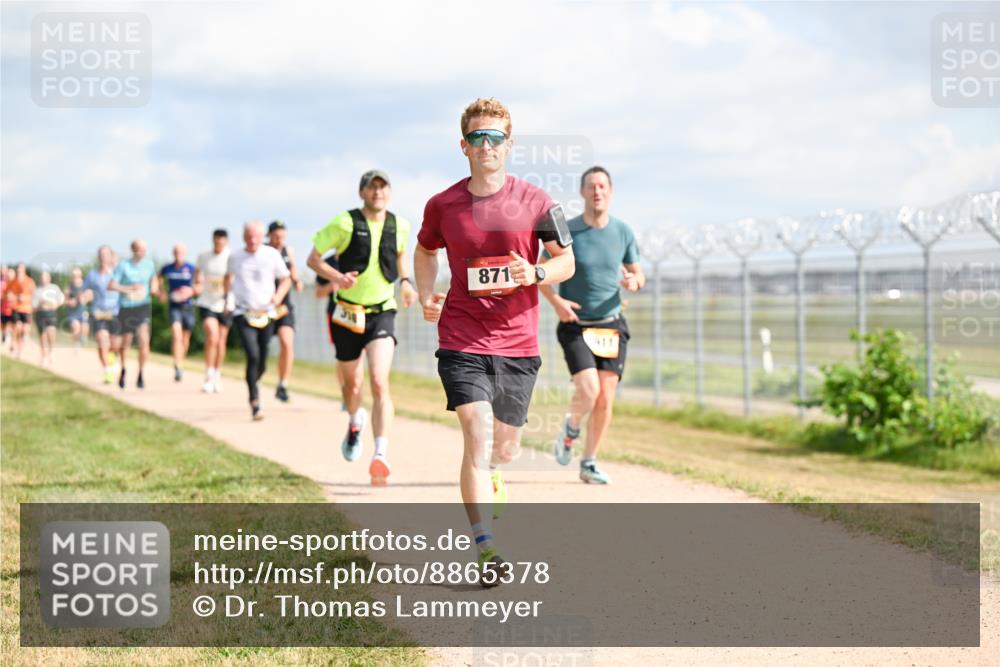 14.09.2025 - Airport Race Dr. Thomas Lammeyer http://msf.ph/oto/8865378 14.09.2025 12:05:49 Laufen 318, 871, 911 meine-sportfotos.de