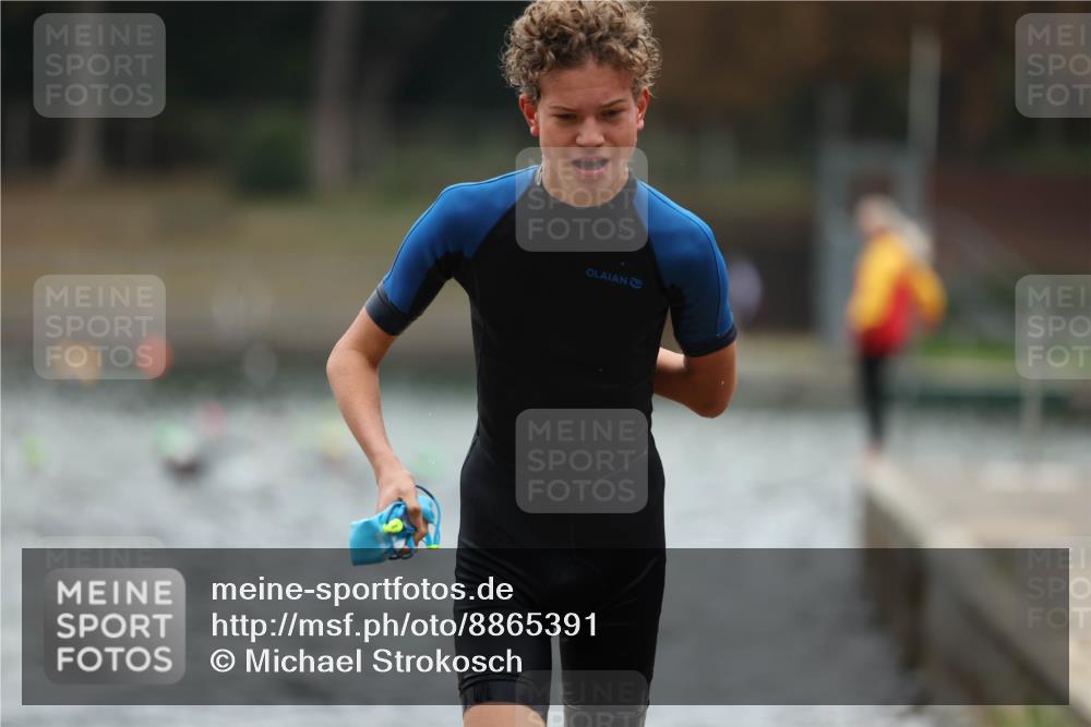 14.09.2025 - Stadtparktriathlon Michael Strokosch http://msf.ph/oto/8865391 14.09.2025 09:03:24 Schwimmen 387, 430, 434, 437 meine-sportfotos.de