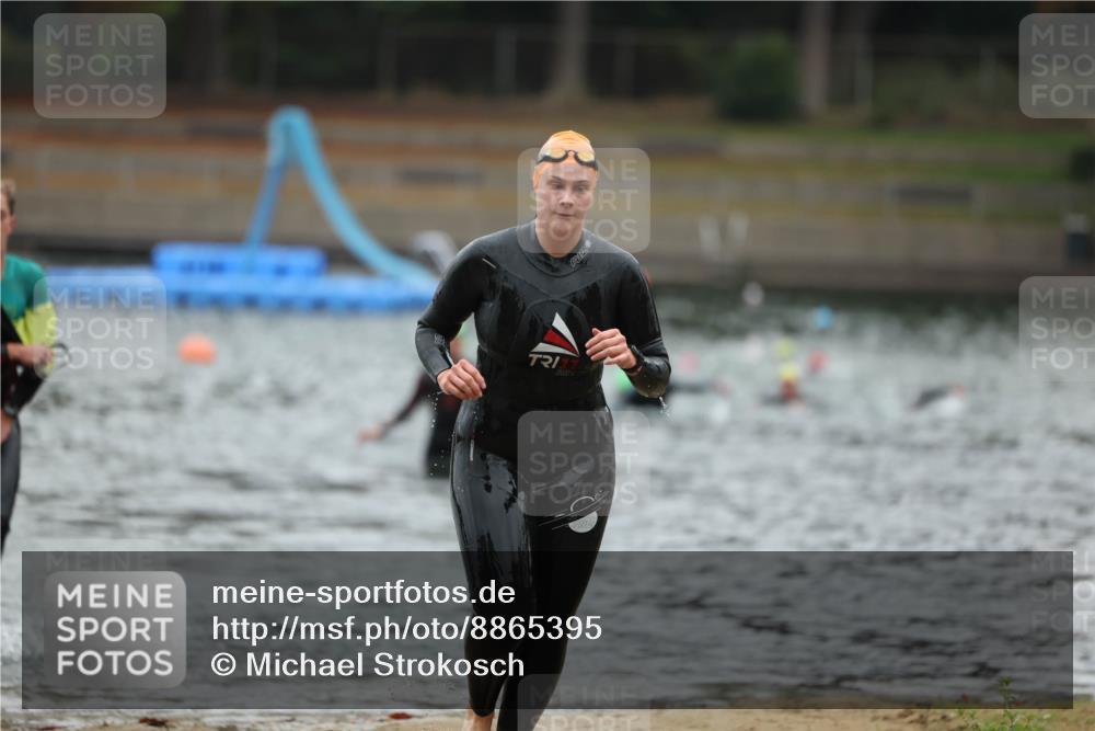 14.09.2025 - Stadtparktriathlon Michael Strokosch http://msf.ph/oto/8865395 14.09.2025 09:03:27 Schwimmen 387, 430, 434, 437 meine-sportfotos.de