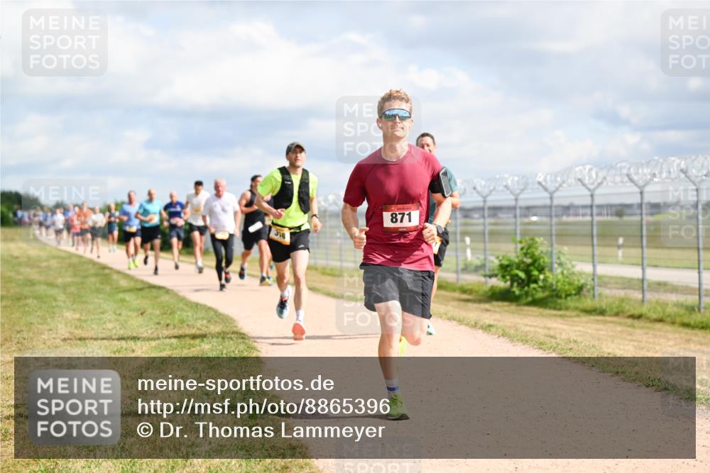 14.09.2025 - Airport Race Dr. Thomas Lammeyer http://msf.ph/oto/8865396 14.09.2025 12:05:50 Laufen 318, 871 meine-sportfotos.de
