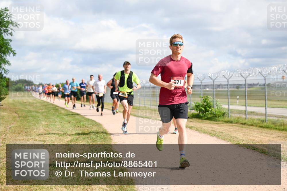 14.09.2025 - Airport Race Dr. Thomas Lammeyer http://msf.ph/oto/8865401 14.09.2025 12:05:50 Laufen 7, 318, 371 meine-sportfotos.de