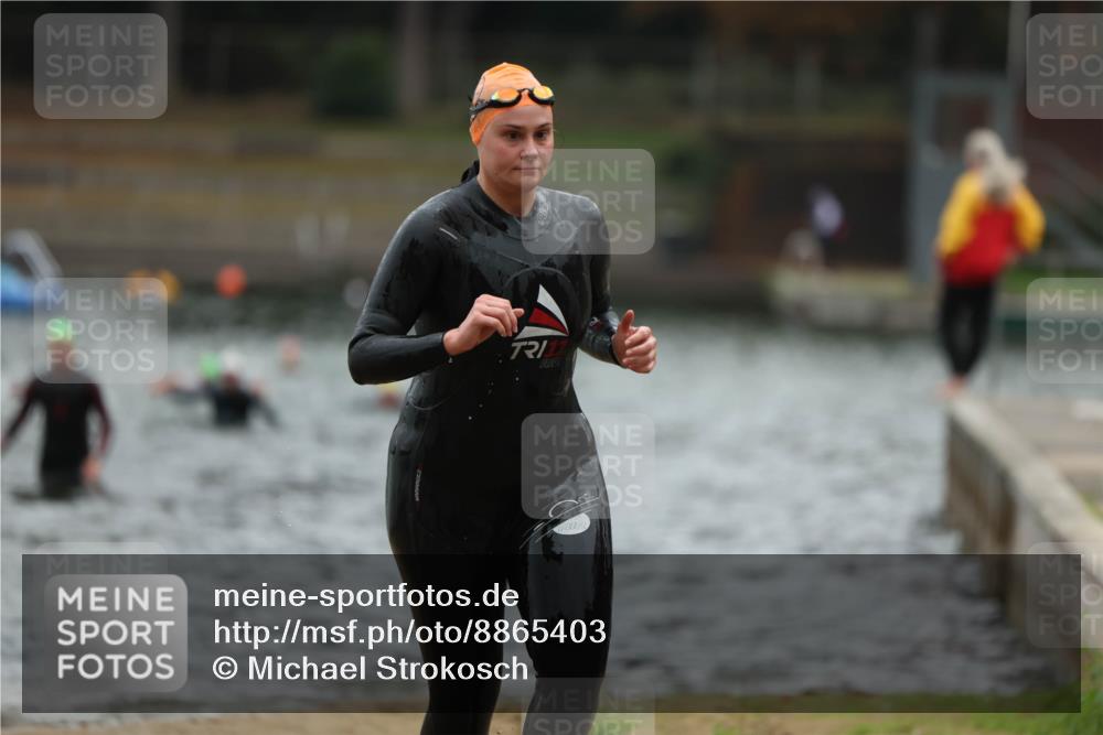14.09.2025 - Stadtparktriathlon Michael Strokosch http://msf.ph/oto/8865403 14.09.2025 09:03:28 Schwimmen 387, 430, 434 meine-sportfotos.de