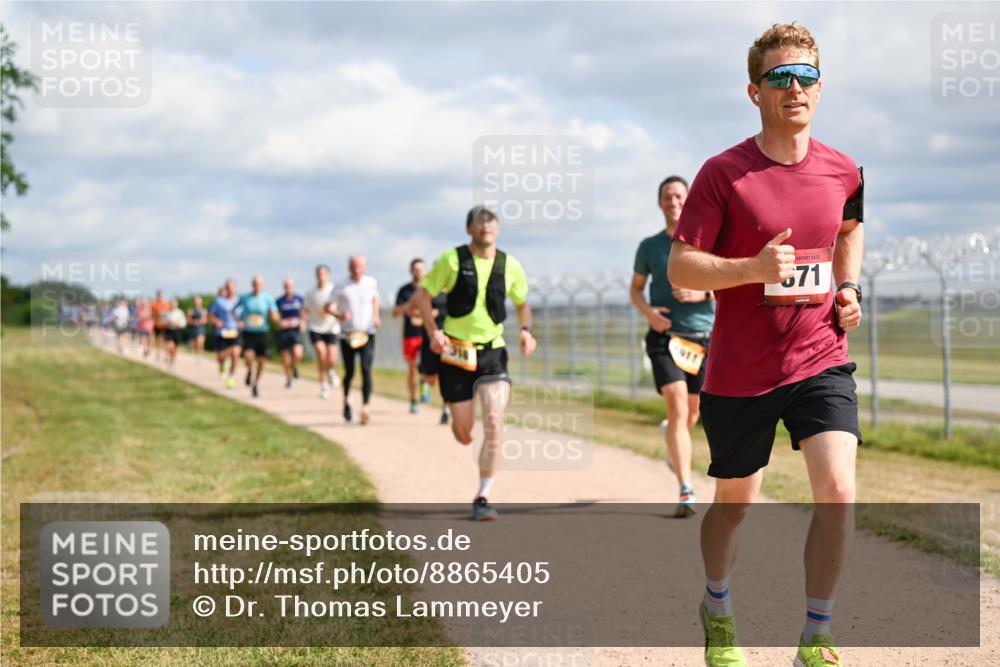 14.09.2025 - Airport Race Dr. Thomas Lammeyer http://msf.ph/oto/8865405 14.09.2025 12:05:51 Laufen 1911, 571 meine-sportfotos.de