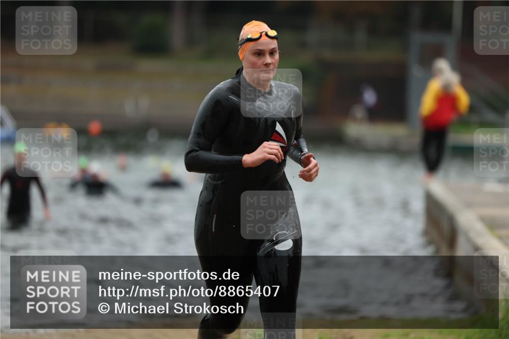 14.09.2025 - Stadtparktriathlon Michael Strokosch http://msf.ph/oto/8865407 14.09.2025 09:03:28 Schwimmen 387, 430, 434 meine-sportfotos.de