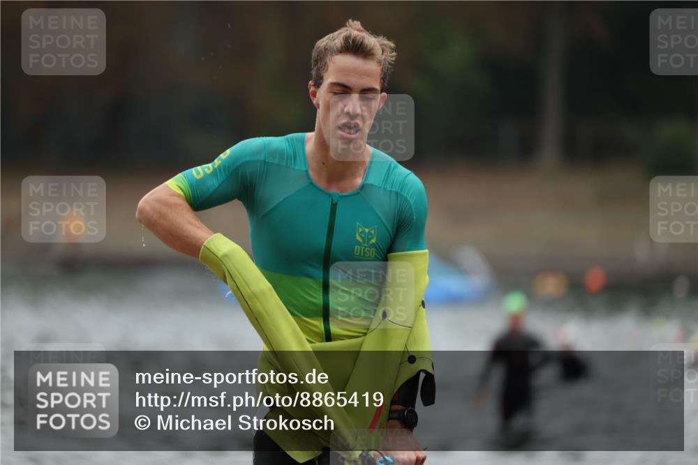 14.09.2025 - Stadtparktriathlon Michael Strokosch http://msf.ph/oto/8865419 14.09.2025 09:03:31 Schwimmen 387, 434 meine-sportfotos.de