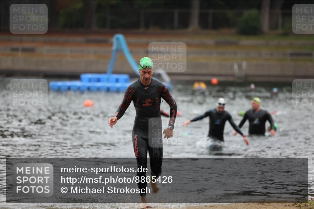 14.09.2025 - Stadtparktriathlon Michael Strokosch http://msf.ph/oto/8865426 14.09.2025 09:03:40 Schwimmen 381, 391 meine-sportfotos.de