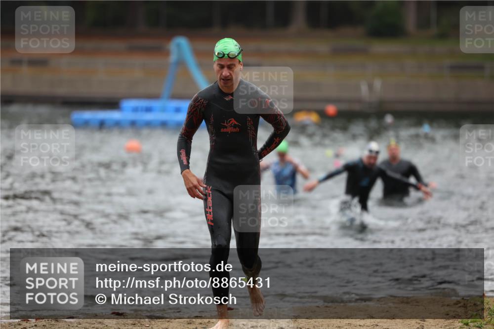 14.09.2025 - Stadtparktriathlon Michael Strokosch http://msf.ph/oto/8865431 14.09.2025 09:03:41 Schwimmen 381, 391 meine-sportfotos.de