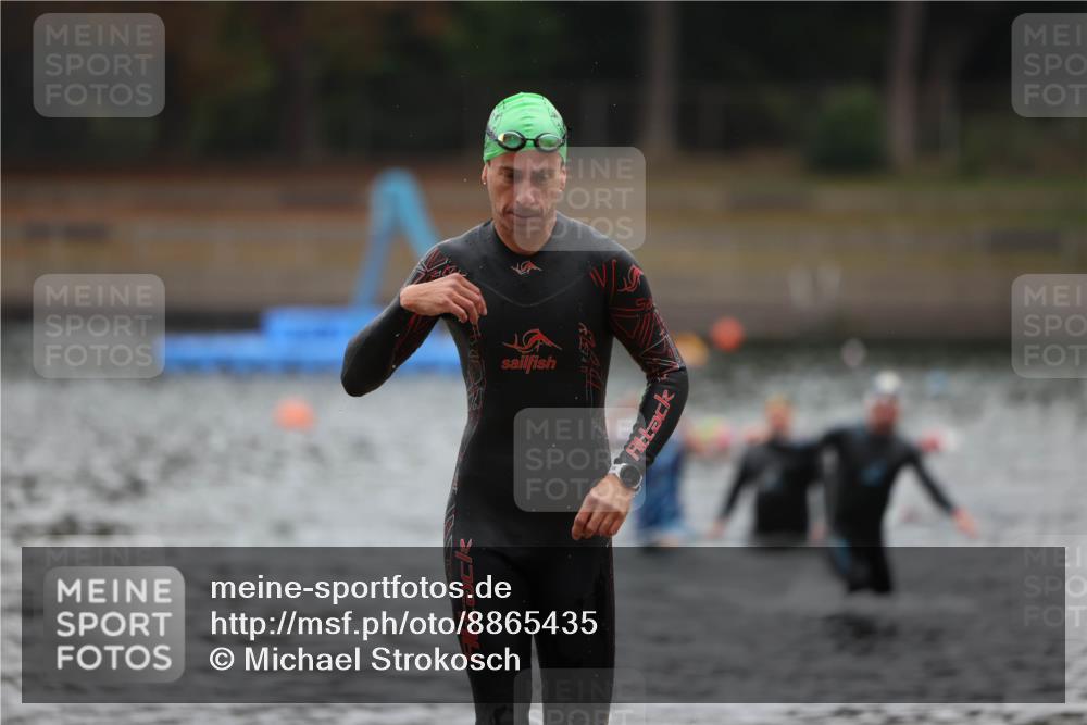 14.09.2025 - Stadtparktriathlon Michael Strokosch http://msf.ph/oto/8865435 14.09.2025 09:03:43 Schwimmen 381, 391 meine-sportfotos.de