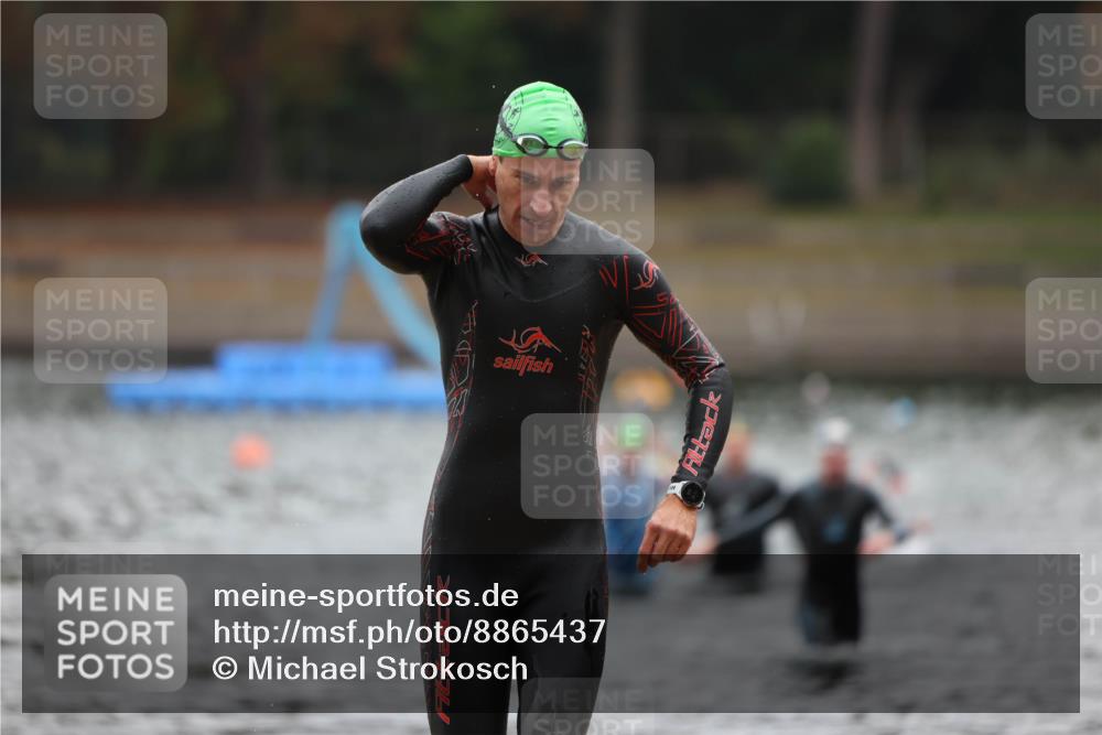 14.09.2025 - Stadtparktriathlon Michael Strokosch http://msf.ph/oto/8865437 14.09.2025 09:03:43 Schwimmen 381, 391 meine-sportfotos.de