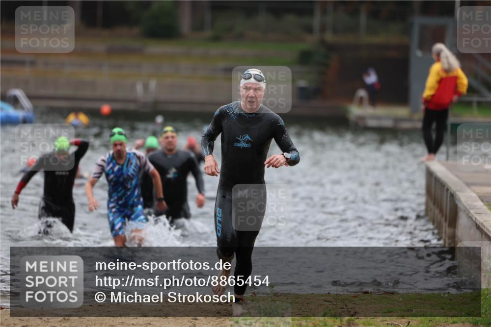 14.09.2025 - Stadtparktriathlon Michael Strokosch http://msf.ph/oto/8865454 14.09.2025 09:03:49 Schwimmen 383, 391, 406 meine-sportfotos.de