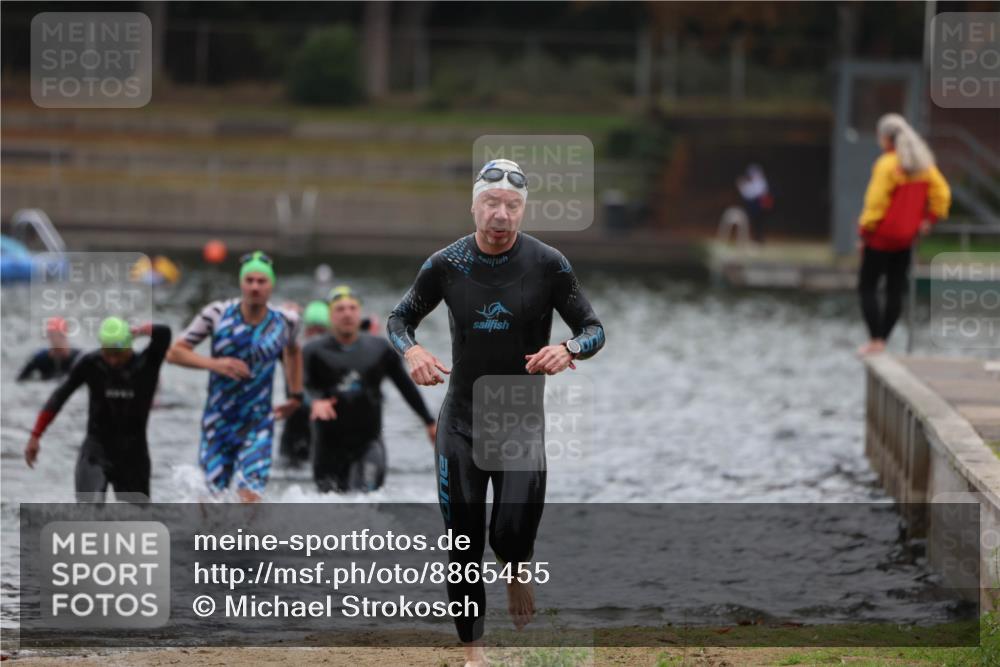 14.09.2025 - Stadtparktriathlon Michael Strokosch http://msf.ph/oto/8865455 14.09.2025 09:03:49 Schwimmen 383, 391, 406 meine-sportfotos.de