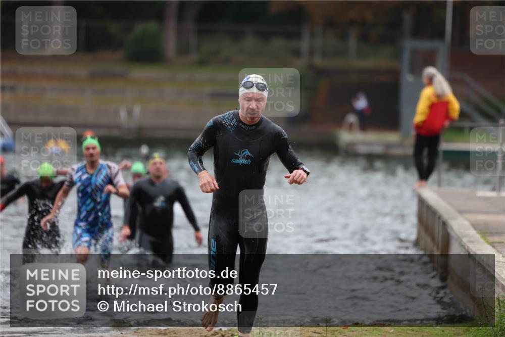 14.09.2025 - Stadtparktriathlon Michael Strokosch http://msf.ph/oto/8865457 14.09.2025 09:03:50 Schwimmen 383, 391, 406 meine-sportfotos.de