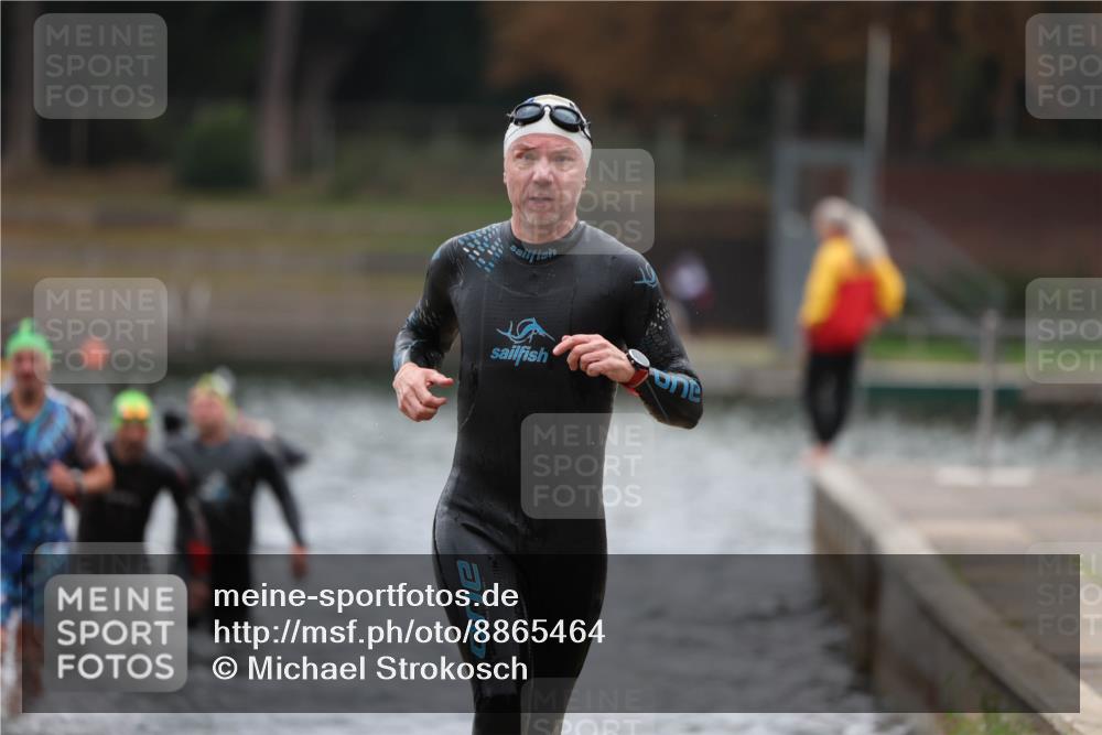14.09.2025 - Stadtparktriathlon Michael Strokosch http://msf.ph/oto/8865464 14.09.2025 09:03:51 Schwimmen 379, 383, 391, 406, 421 meine-sportfotos.de
