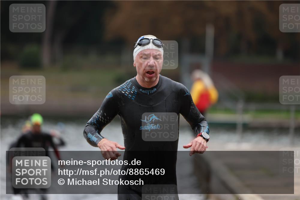 14.09.2025 - Stadtparktriathlon Michael Strokosch http://msf.ph/oto/8865469 14.09.2025 09:03:52 Schwimmen 379, 383, 391, 406, 421 meine-sportfotos.de