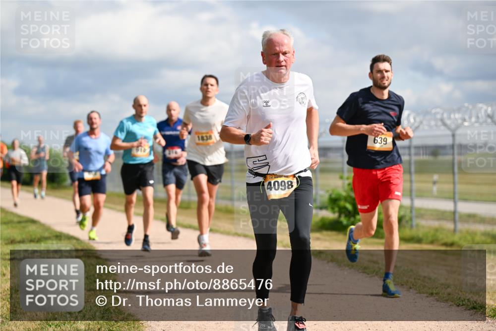 14.09.2025 - Airport Race Dr. Thomas Lammeyer http://msf.ph/oto/8865476 14.09.2025 12:05:55 Laufen 1838, 4098, 639 meine-sportfotos.de