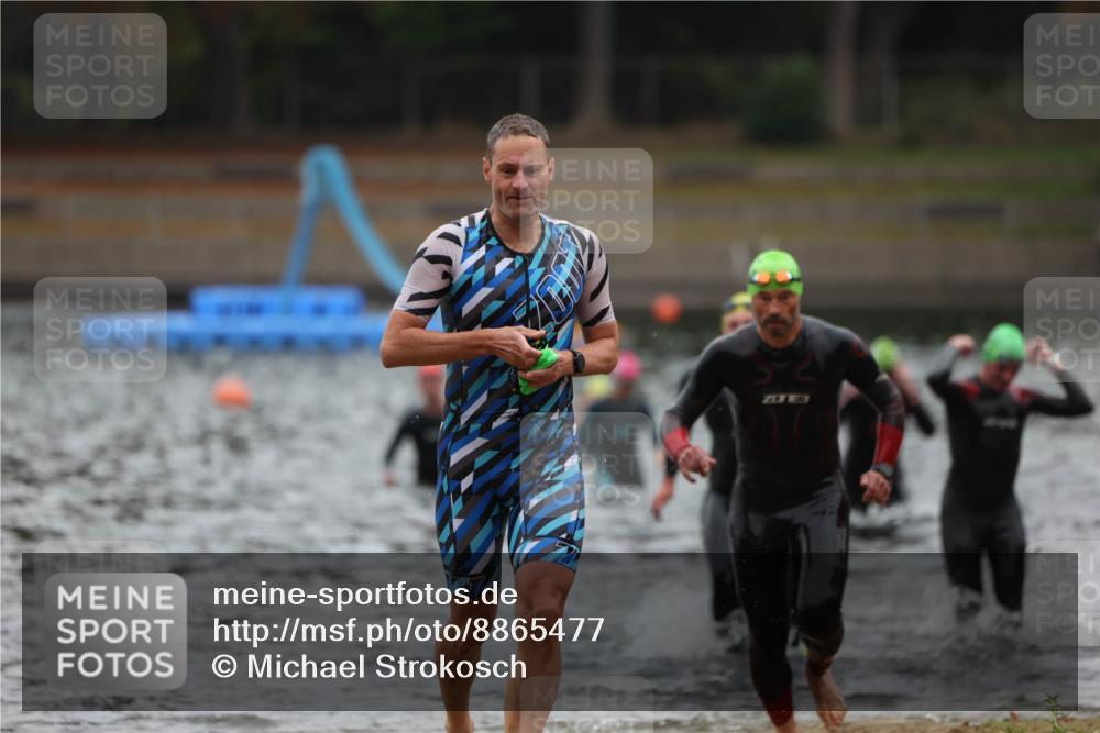 14.09.2025 - Stadtparktriathlon Michael Strokosch http://msf.ph/oto/8865477 14.09.2025 09:03:55 Schwimmen 379, 383, 391, 406, 421 meine-sportfotos.de