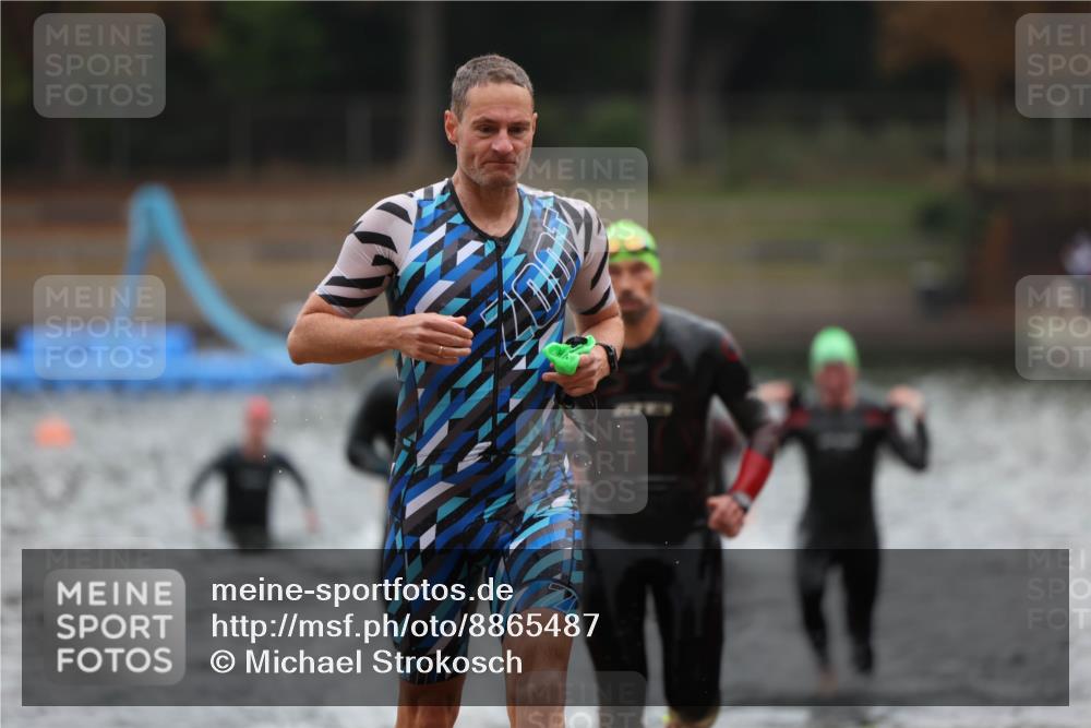 14.09.2025 - Stadtparktriathlon Michael Strokosch http://msf.ph/oto/8865487 14.09.2025 09:03:56 Schwimmen 379, 383, 391, 406, 421 meine-sportfotos.de