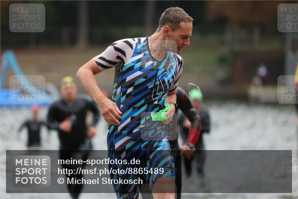 14.09.2025 - Stadtparktriathlon Michael Strokosch http://msf.ph/oto/8865489 14.09.2025 09:03:57 Schwimmen 379, 383, 406, 421 meine-sportfotos.de