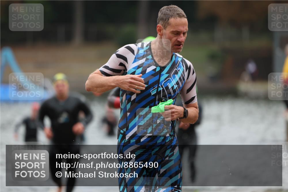 14.09.2025 - Stadtparktriathlon Michael Strokosch http://msf.ph/oto/8865490 14.09.2025 09:03:57 Schwimmen 379, 383, 406, 421 meine-sportfotos.de