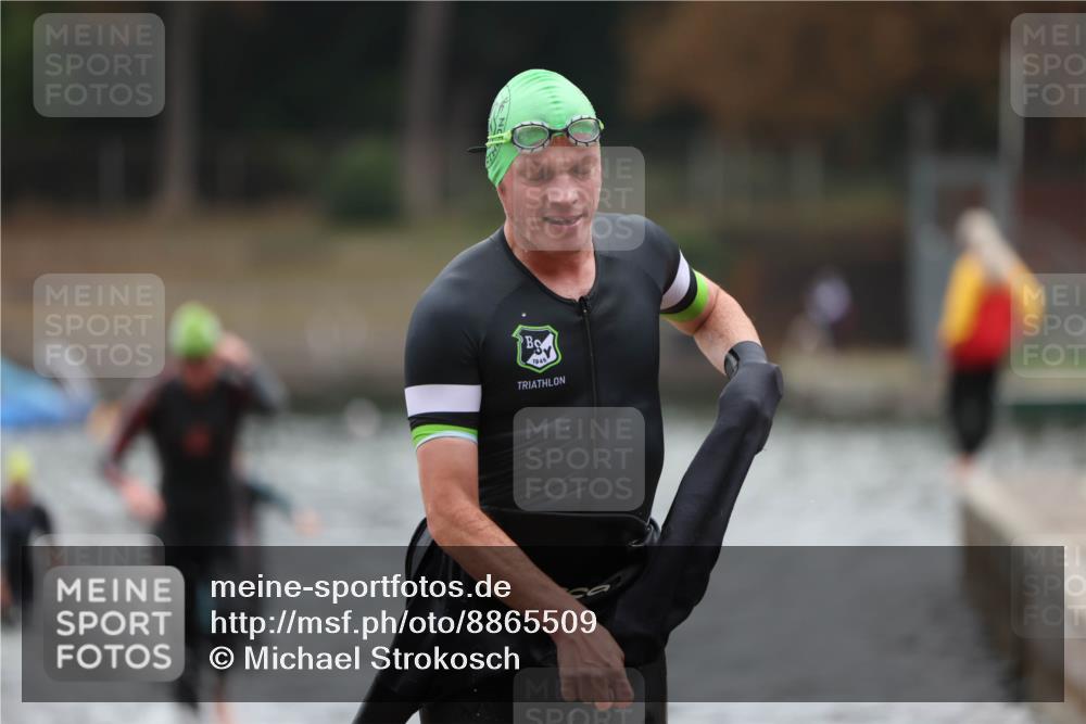 14.09.2025 - Stadtparktriathlon Michael Strokosch http://msf.ph/oto/8865509 14.09.2025 09:04:03 Schwimmen 379, 398, 420, 421, 423 meine-sportfotos.de