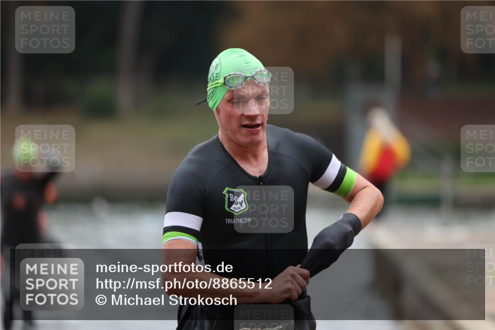 14.09.2025 - Stadtparktriathlon Michael Strokosch http://msf.ph/oto/8865512 14.09.2025 09:04:04 Schwimmen 379, 395, 398, 420, 421, 423 meine-sportfotos.de