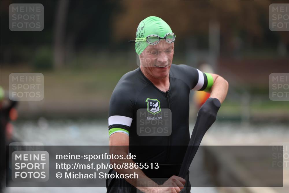14.09.2025 - Stadtparktriathlon Michael Strokosch http://msf.ph/oto/8865513 14.09.2025 09:04:04 Schwimmen 379, 395, 398, 420, 421, 423 meine-sportfotos.de