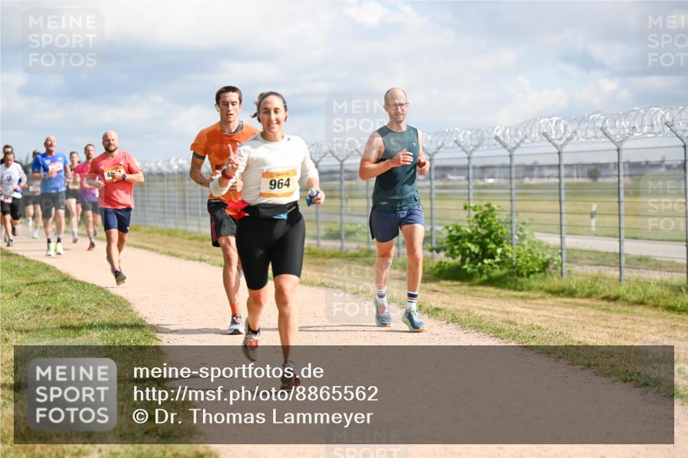 14.09.2025 - Airport Race Dr. Thomas Lammeyer http://msf.ph/oto/8865562 14.09.2025 12:06:02 Laufen 964 meine-sportfotos.de
