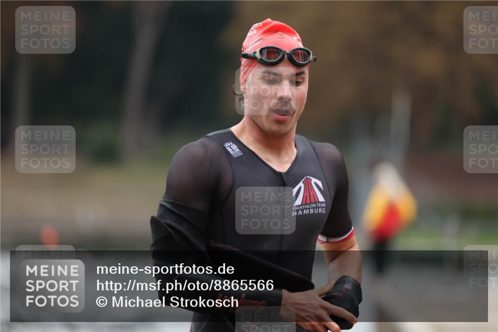 14.09.2025 - Stadtparktriathlon Michael Strokosch http://msf.ph/oto/8865566 14.09.2025 09:04:20 Schwimmen 395, 399 meine-sportfotos.de